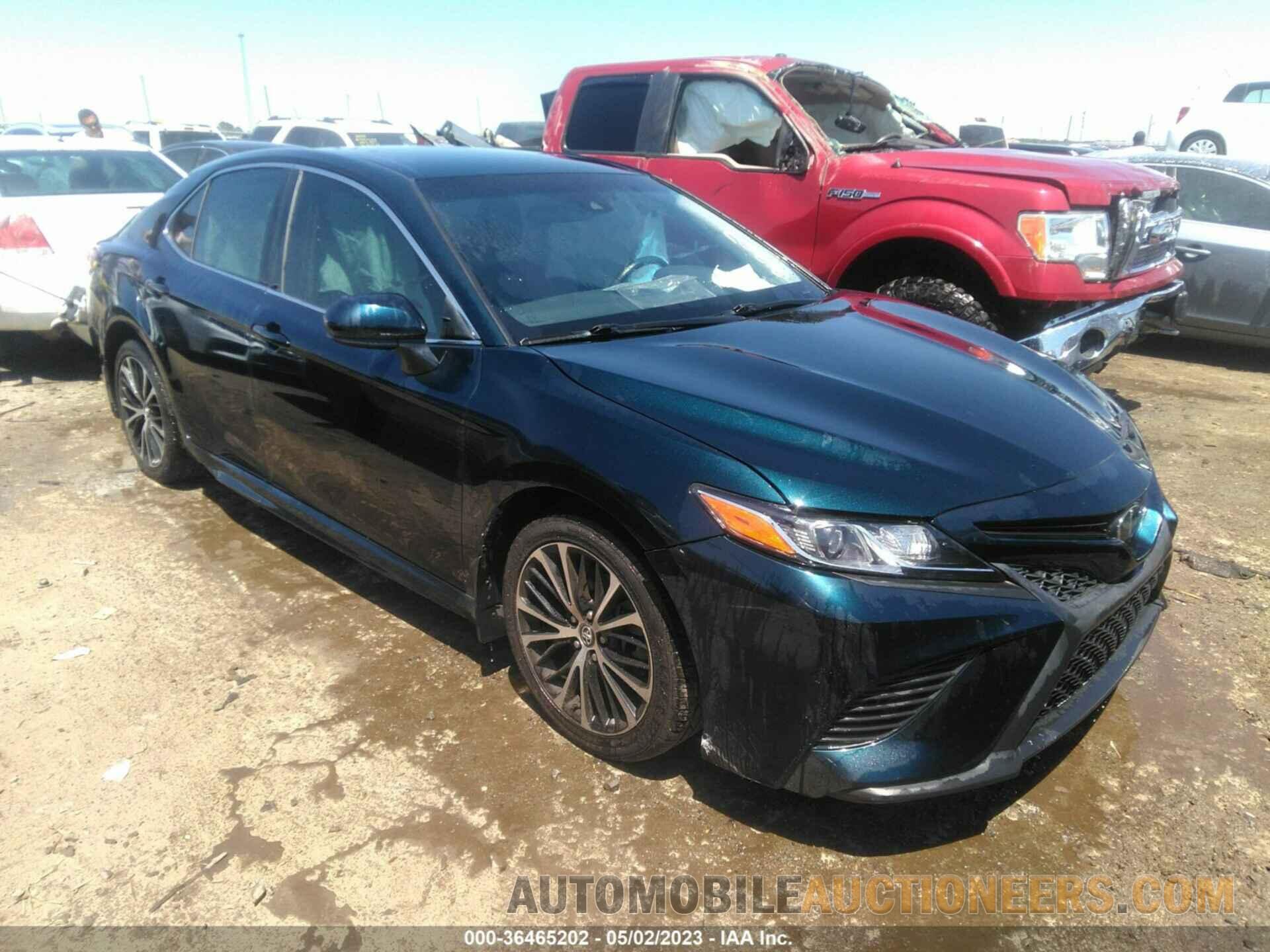 4T1B11HKXJU555657 TOYOTA CAMRY 2018