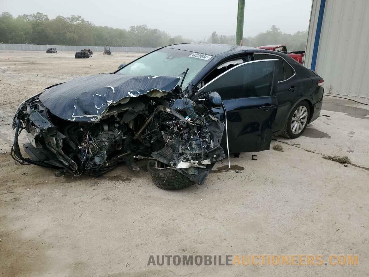 4T1B11HKXJU555853 TOYOTA CAMRY 2018