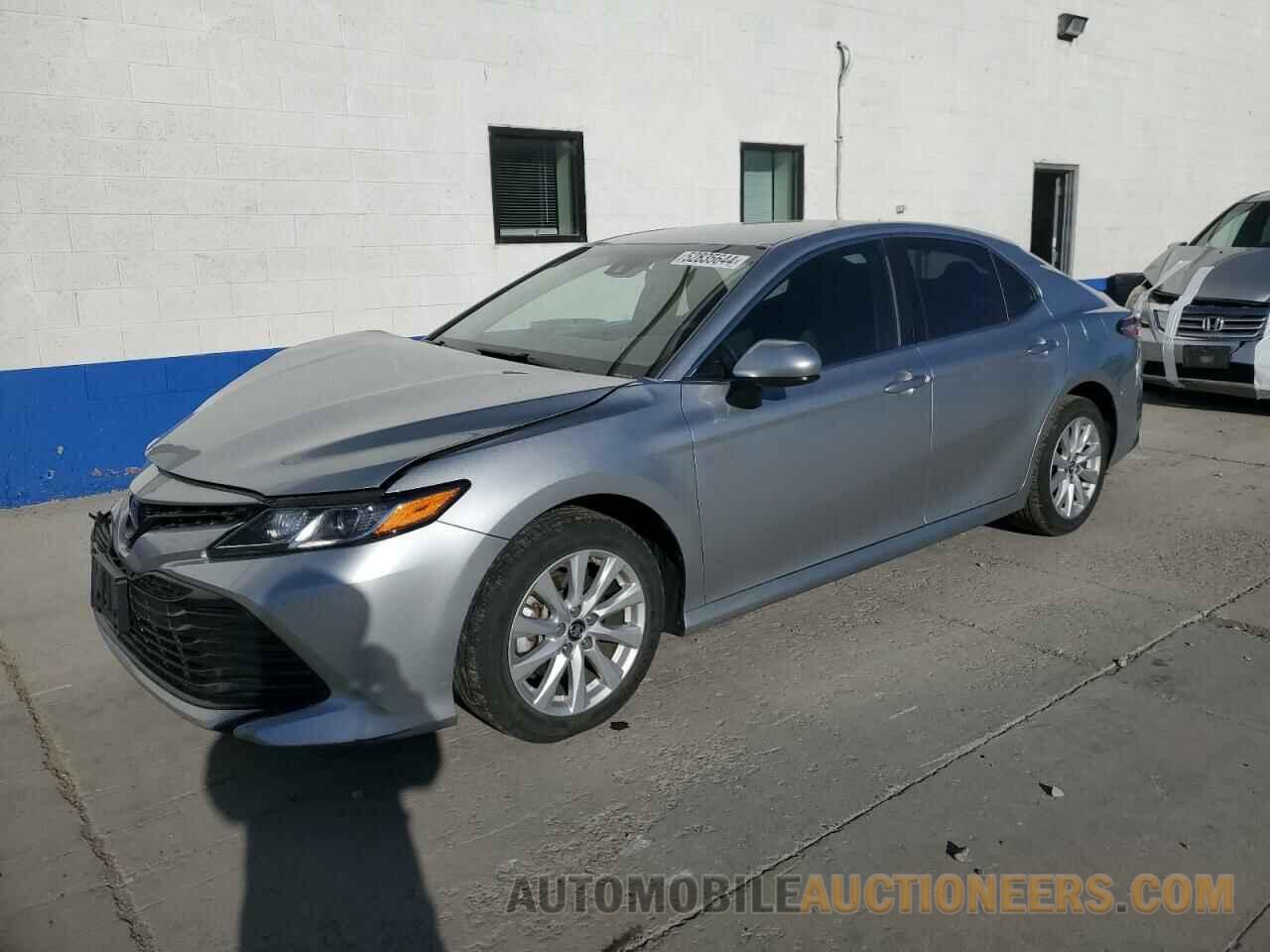 4T1B11HKXJU557344 TOYOTA CAMRY 2018