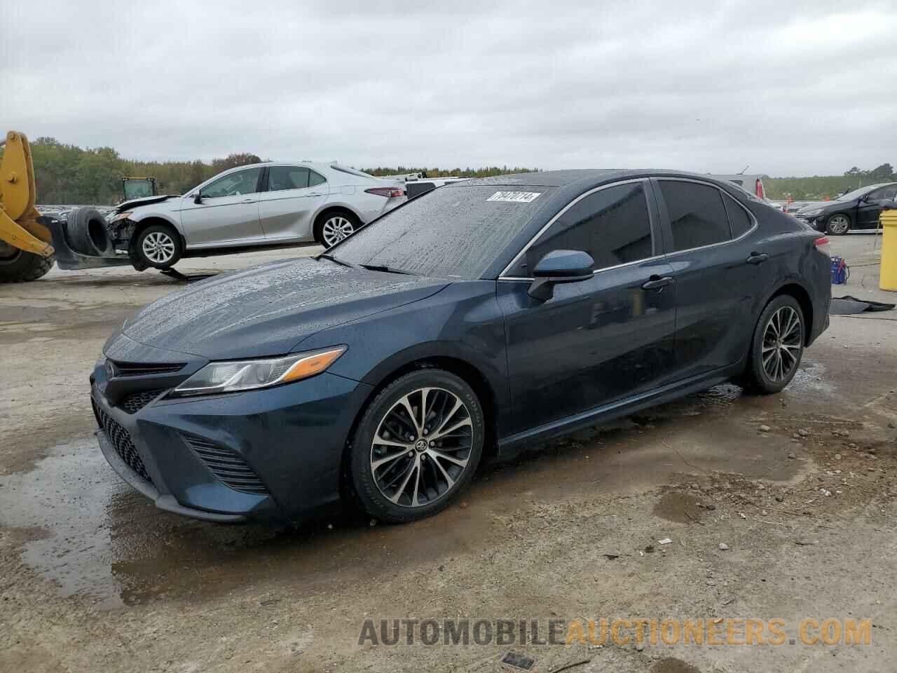 4T1B11HKXJU557523 TOYOTA CAMRY 2018