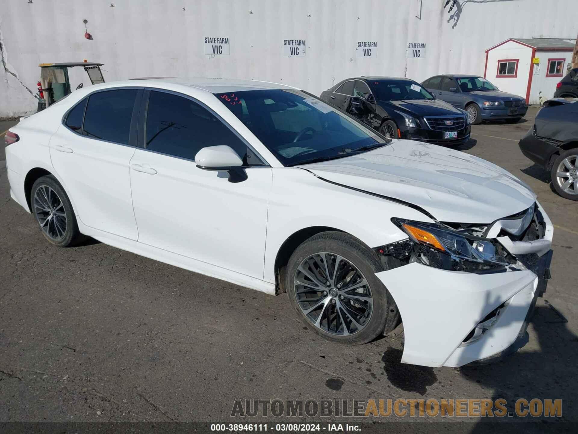 4T1B11HKXJU558445 TOYOTA CAMRY 2018