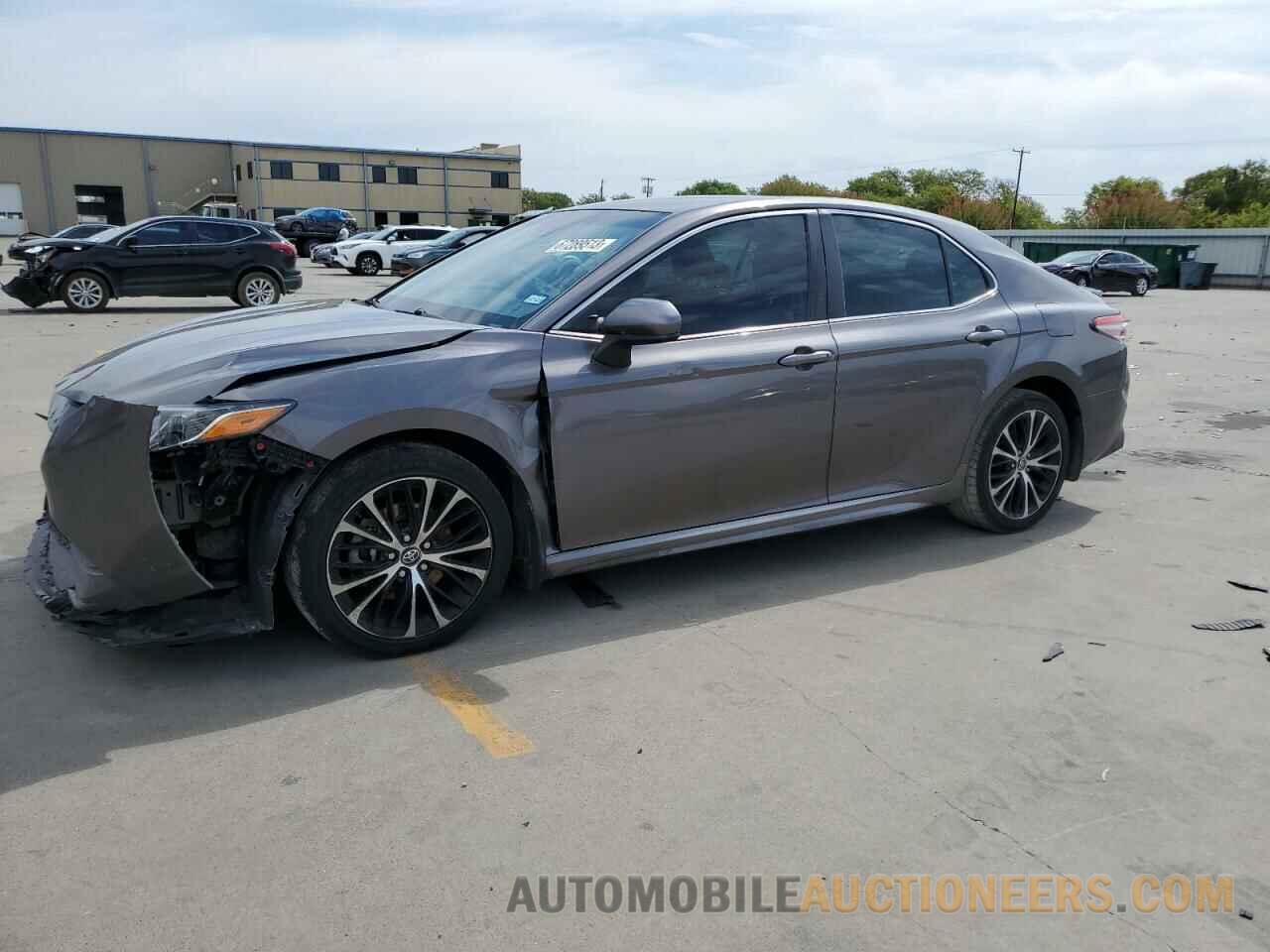 4T1B11HKXJU558512 TOYOTA CAMRY 2018