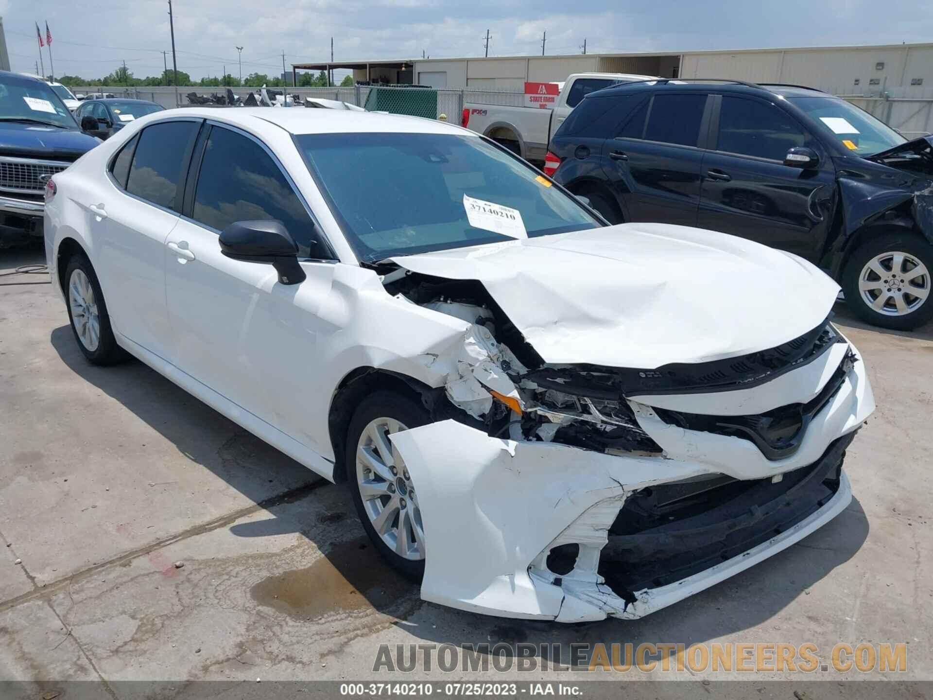 4T1B11HKXJU560969 TOYOTA CAMRY 2018