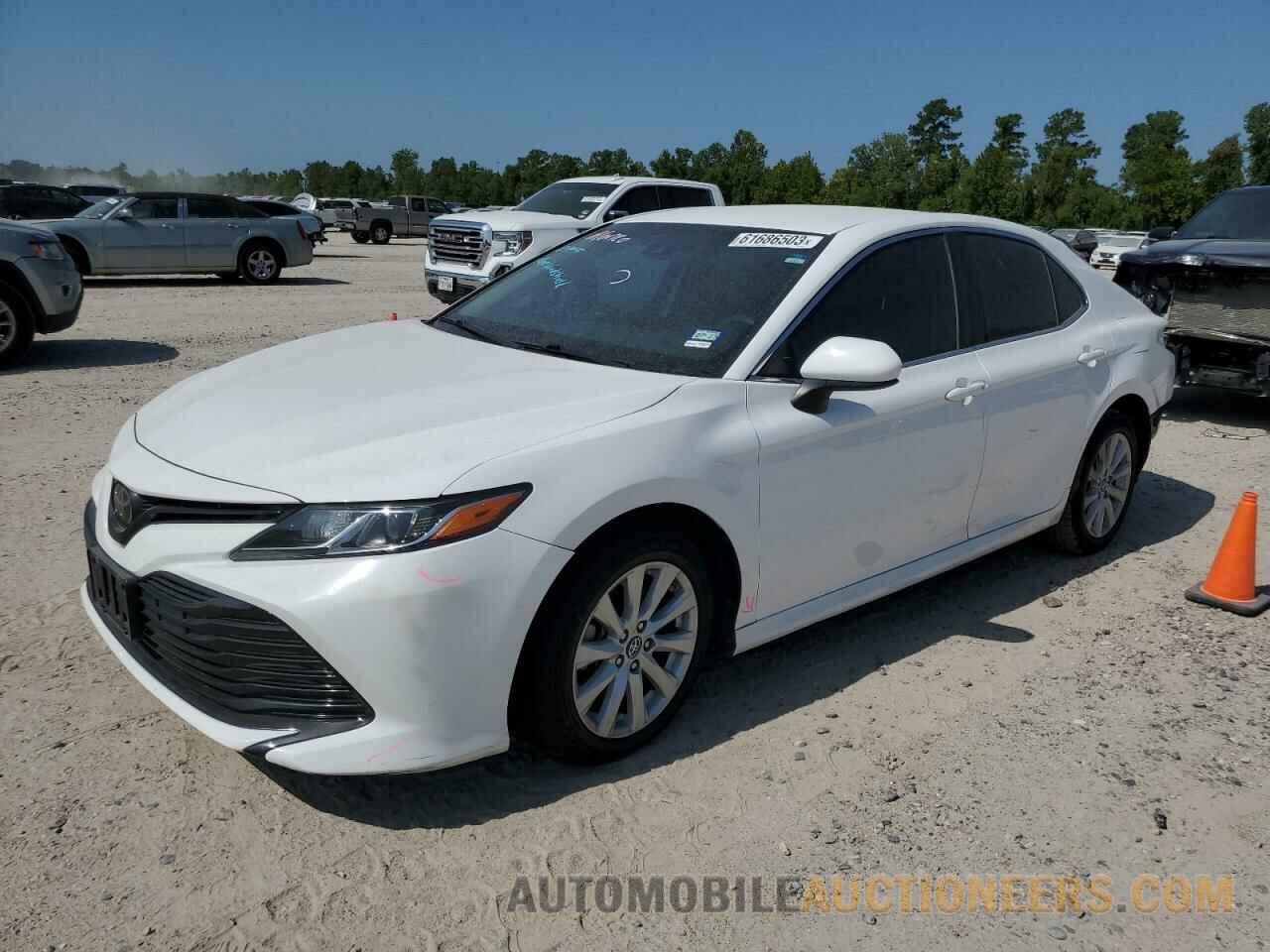 4T1B11HKXJU561846 TOYOTA CAMRY 2018