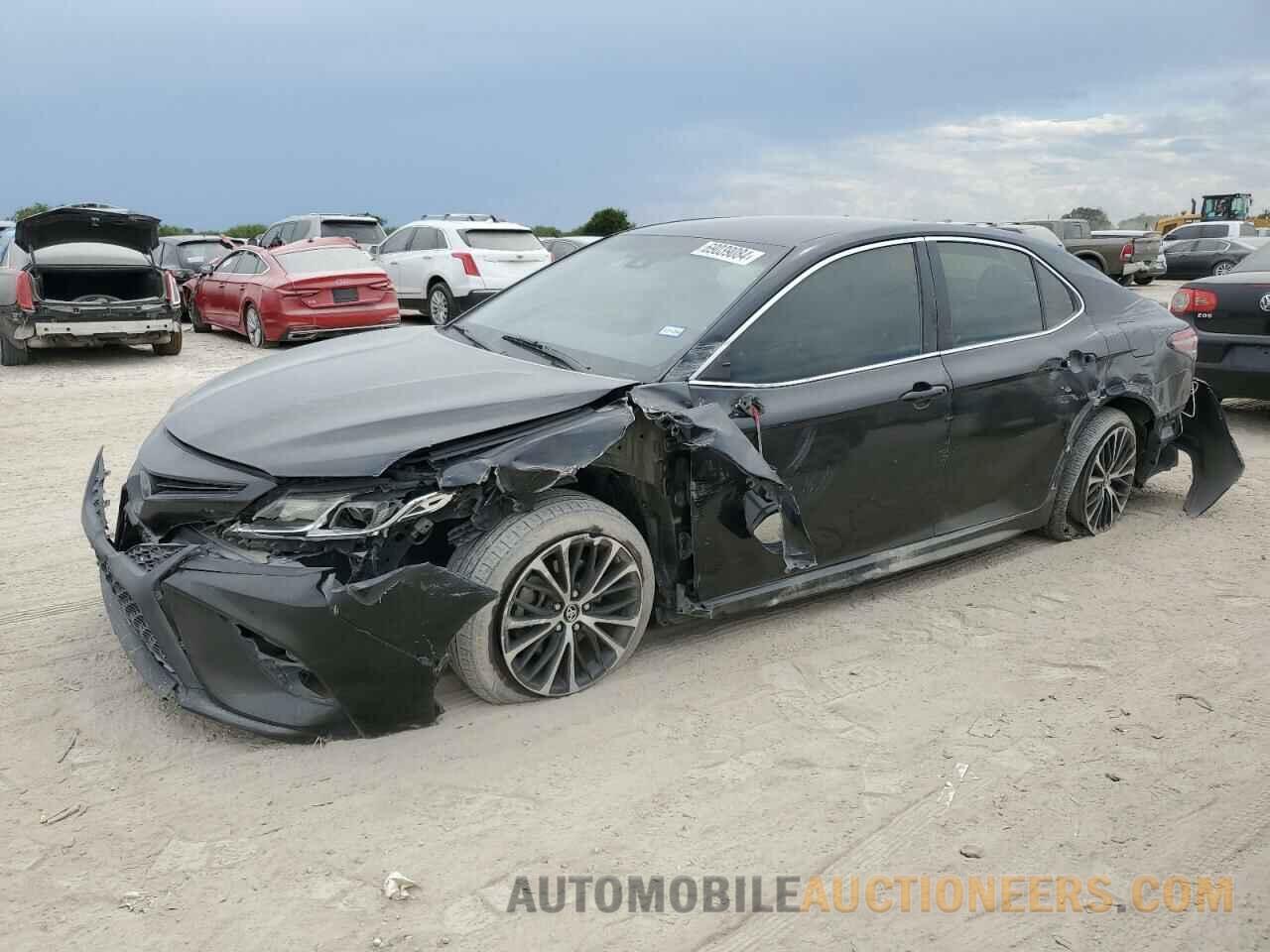 4T1B11HKXJU566965 TOYOTA CAMRY 2018