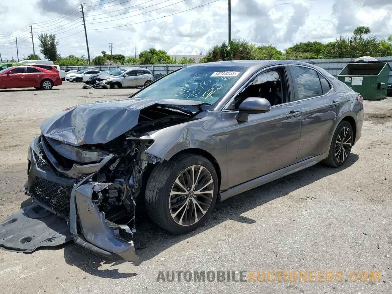 4T1B11HKXJU567078 TOYOTA CAMRY 2018