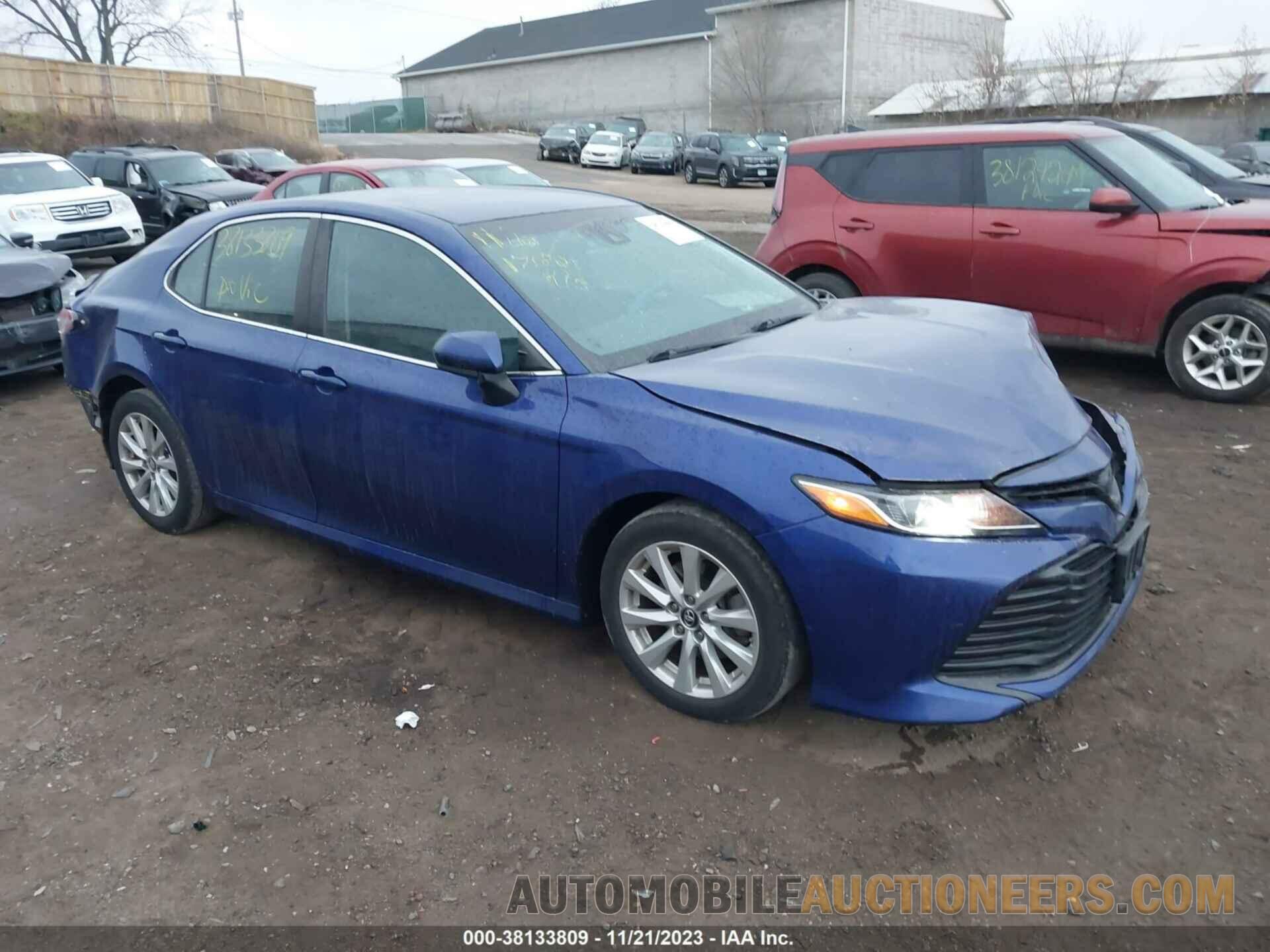 4T1B11HKXJU573673 TOYOTA CAMRY 2018