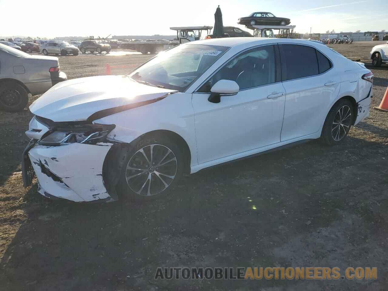 4T1B11HKXJU573866 TOYOTA CAMRY 2018