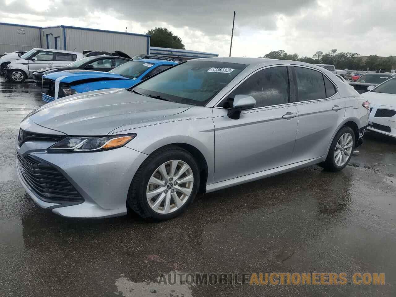 4T1B11HKXJU577271 TOYOTA CAMRY 2018