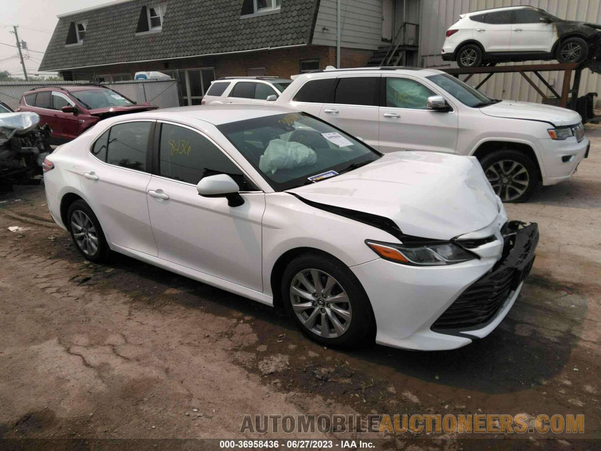 4T1B11HKXJU579957 TOYOTA CAMRY 2018