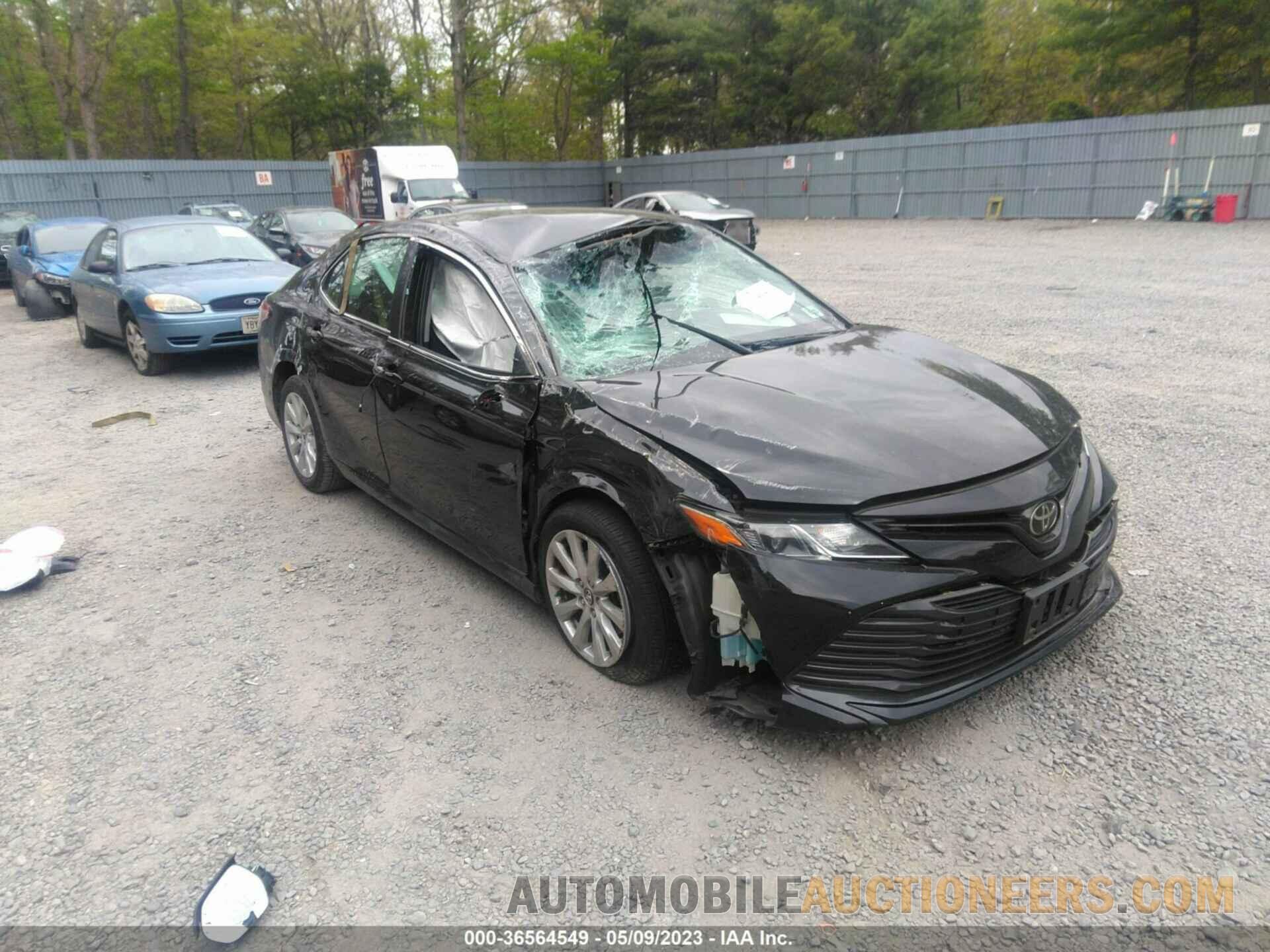 4T1B11HKXJU580414 TOYOTA CAMRY 2018