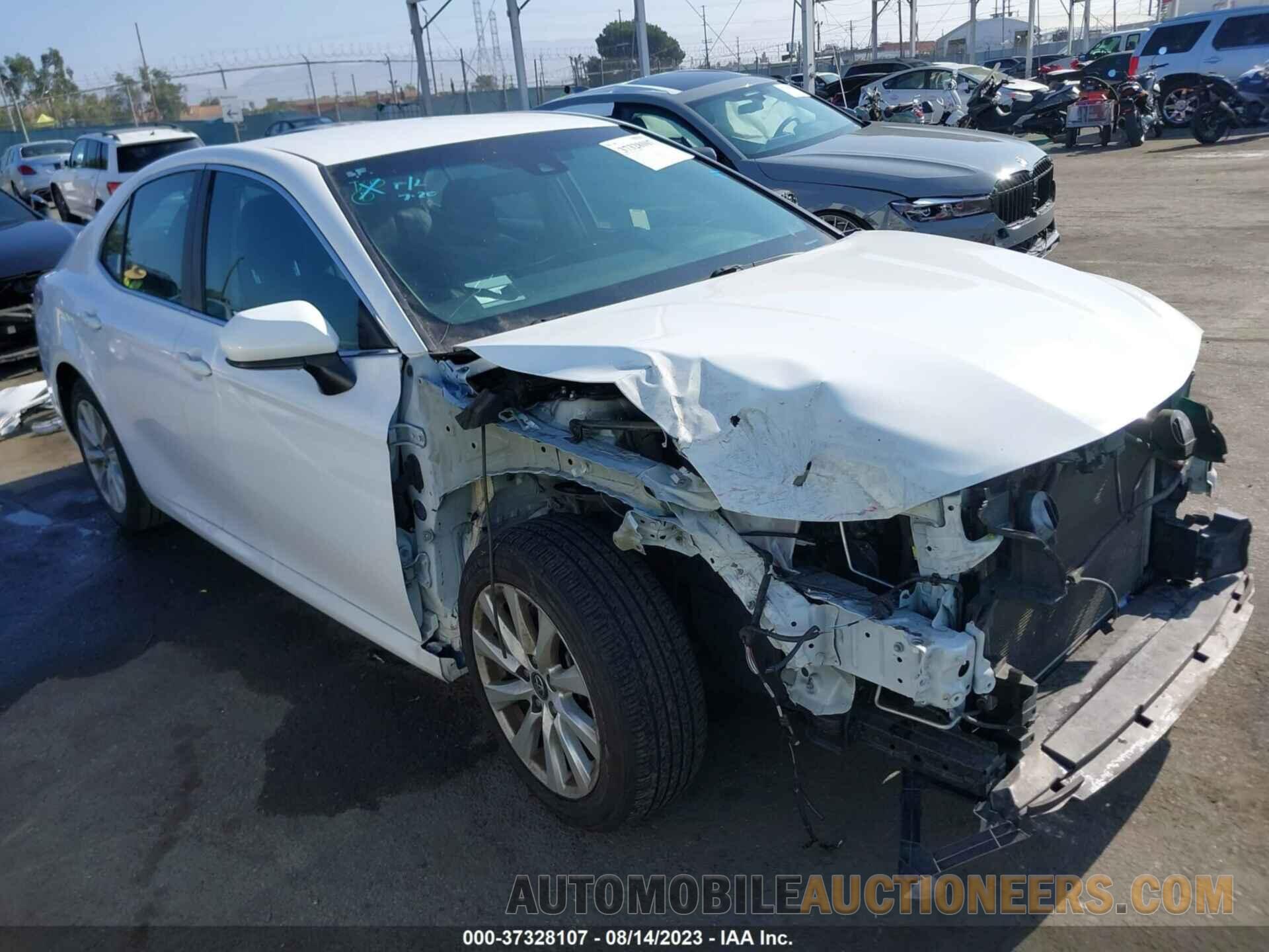 4T1B11HKXJU580512 TOYOTA CAMRY 2018