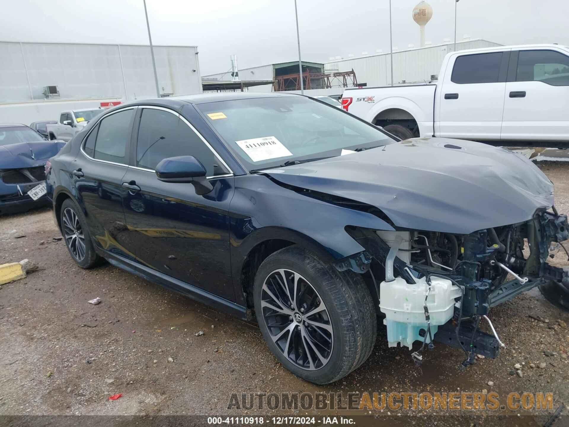 4T1B11HKXJU580722 TOYOTA CAMRY 2018