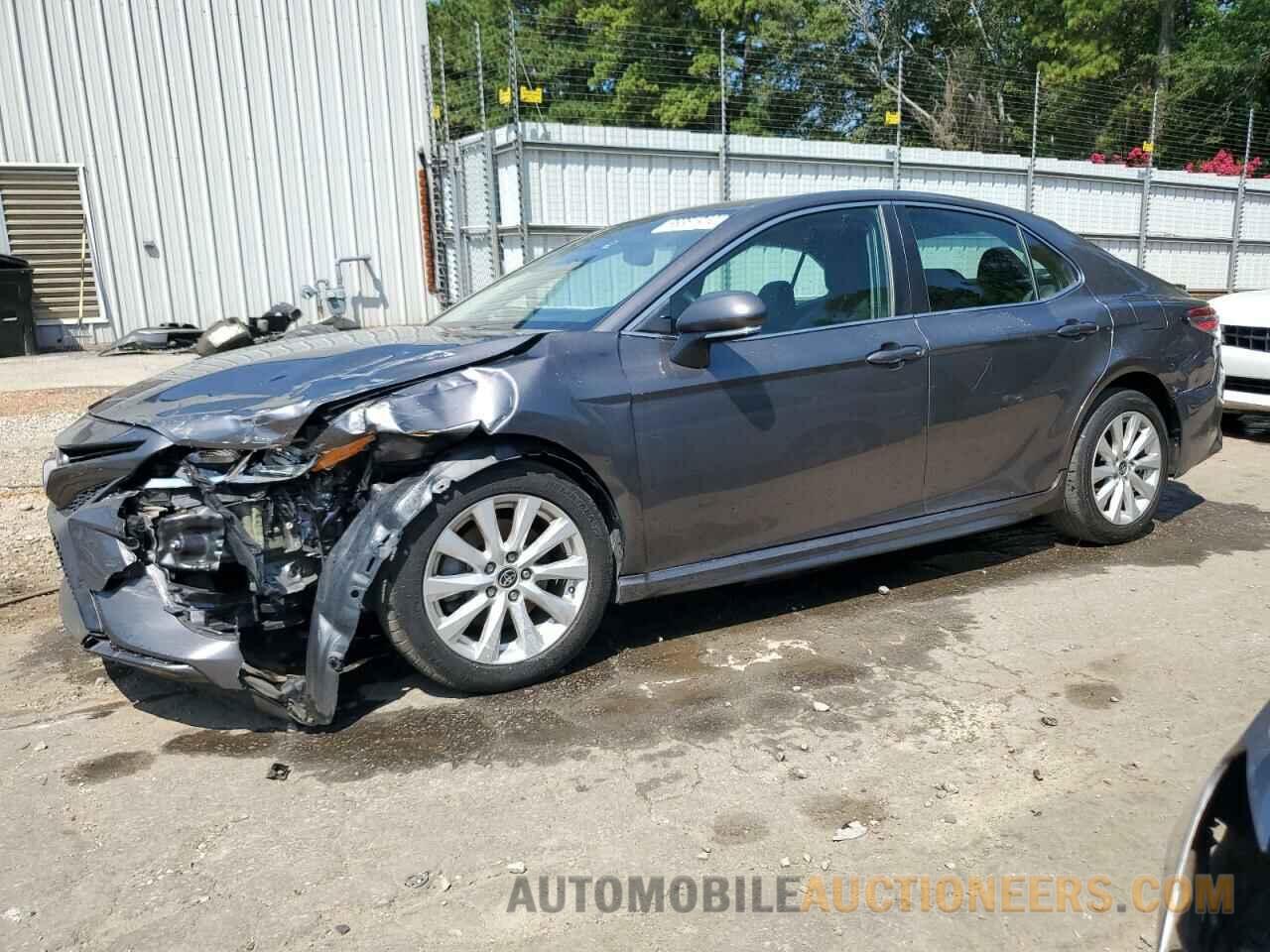 4T1B11HKXJU582356 TOYOTA CAMRY 2018