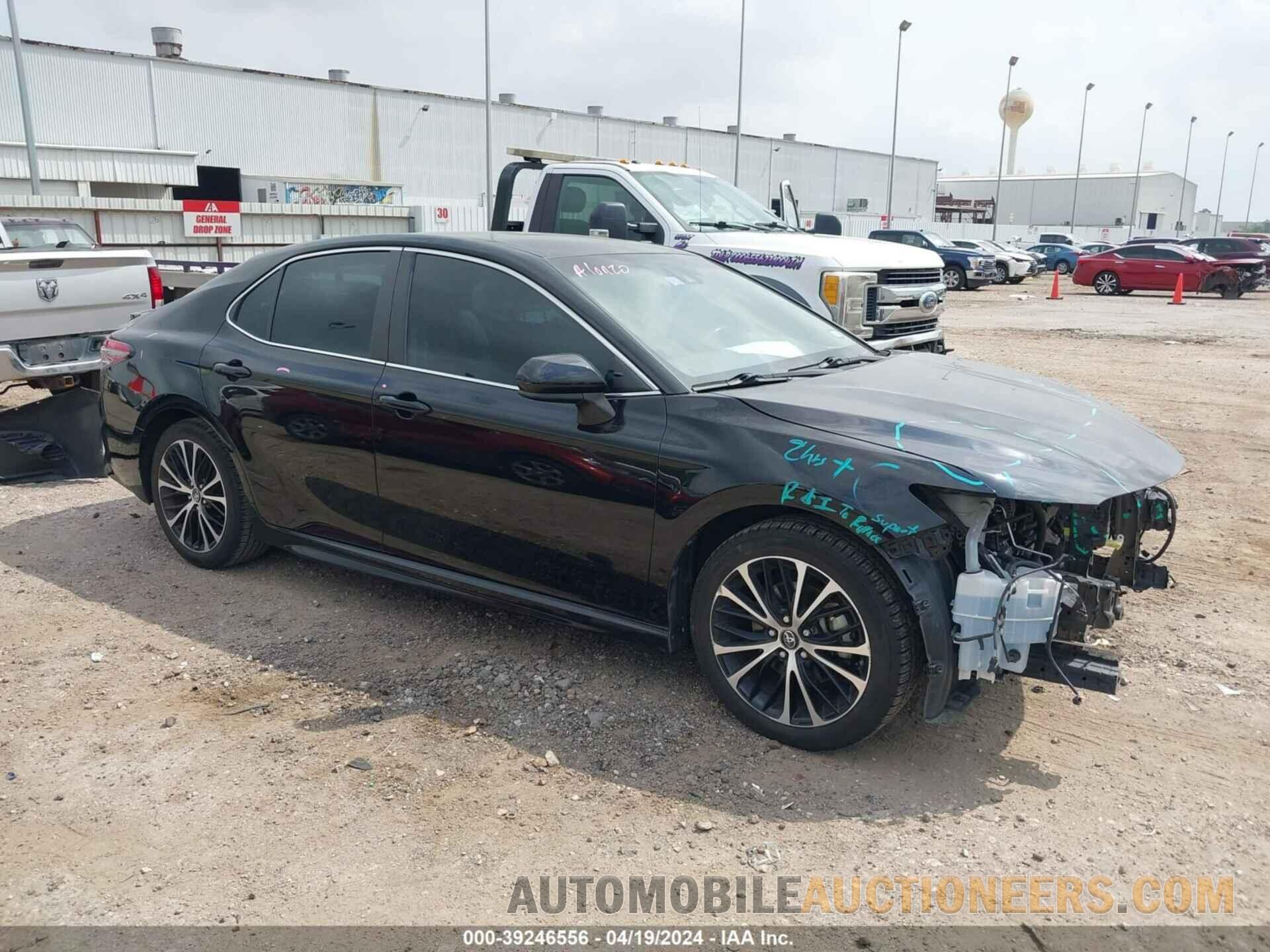 4T1B11HKXJU583037 TOYOTA CAMRY 2018