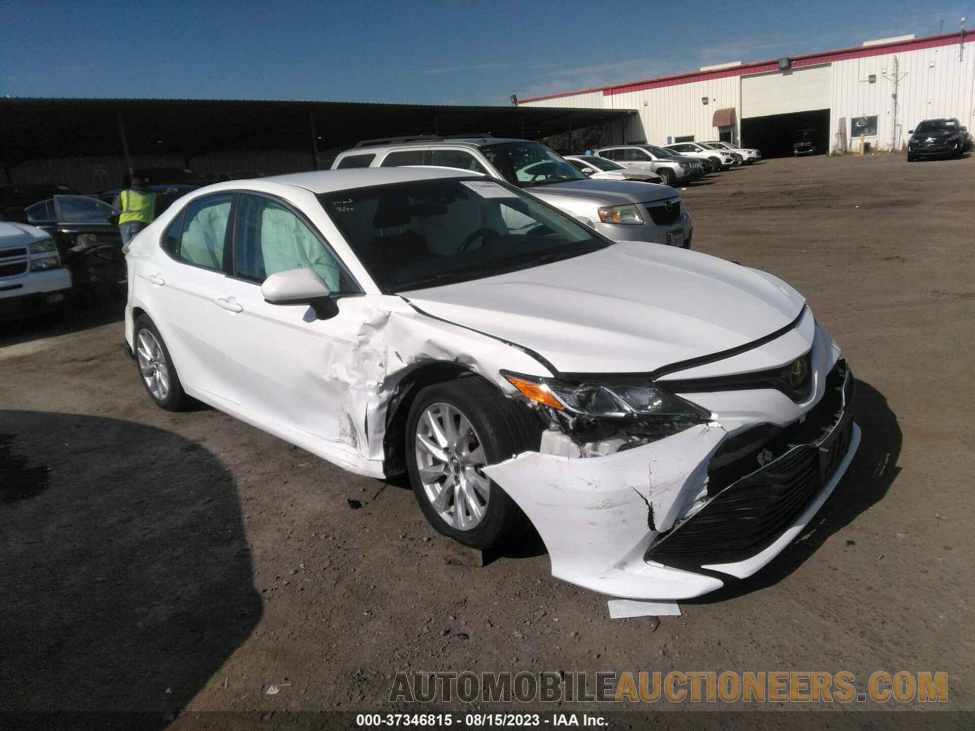 4T1B11HKXJU583409 TOYOTA CAMRY 2018