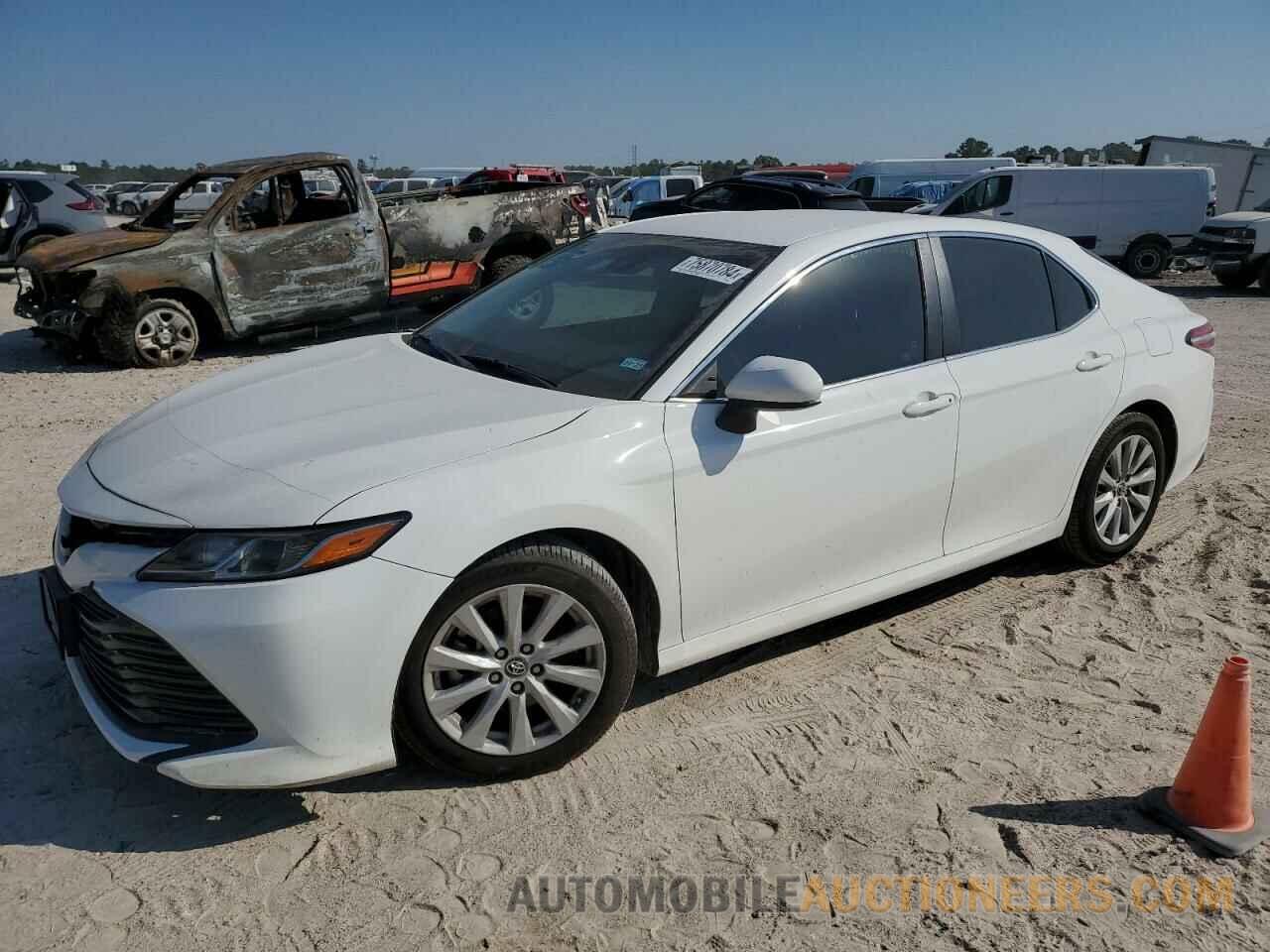 4T1B11HKXJU584253 TOYOTA CAMRY 2018