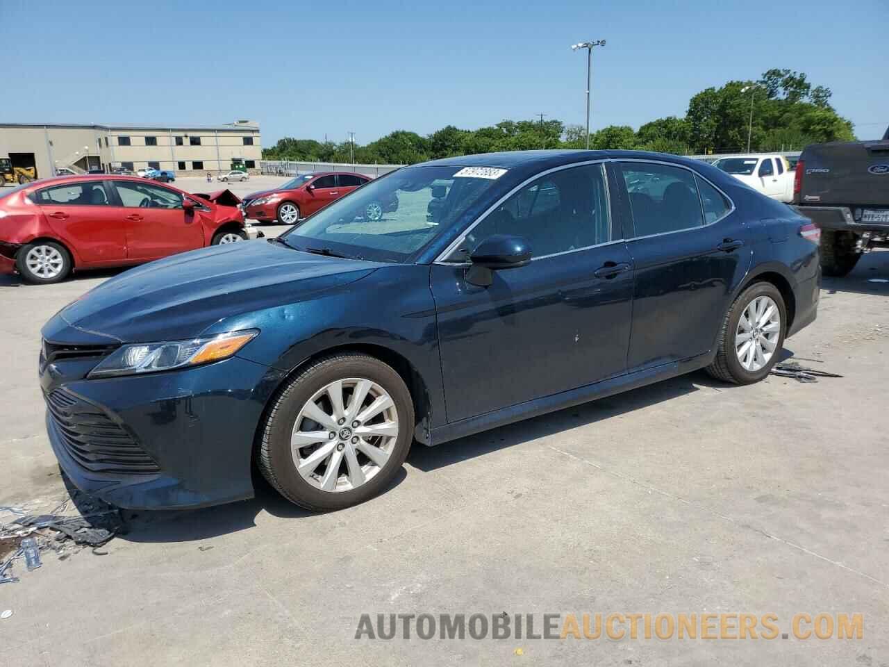 4T1B11HKXJU585094 TOYOTA CAMRY 2018