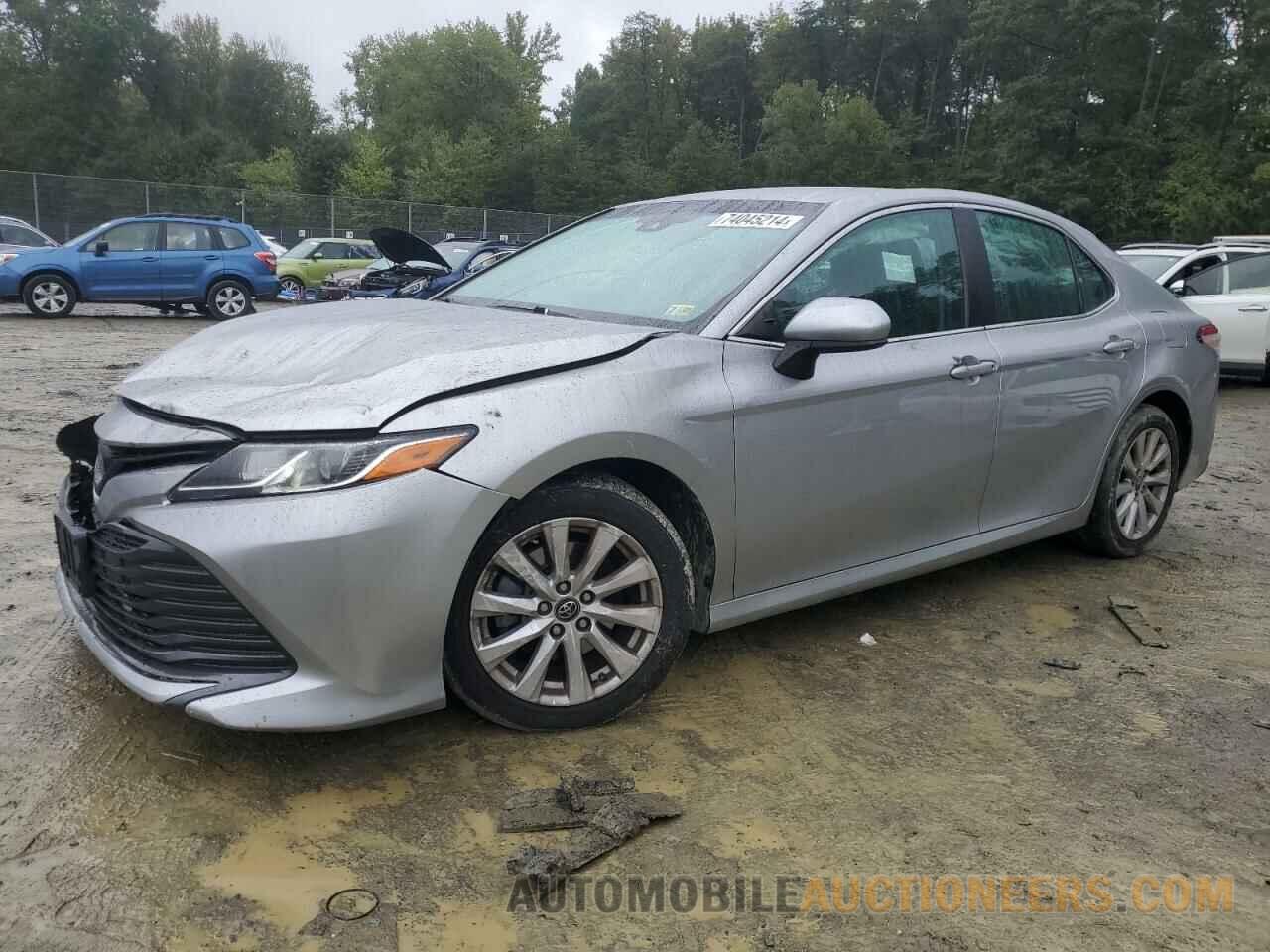 4T1B11HKXJU585810 TOYOTA CAMRY 2018