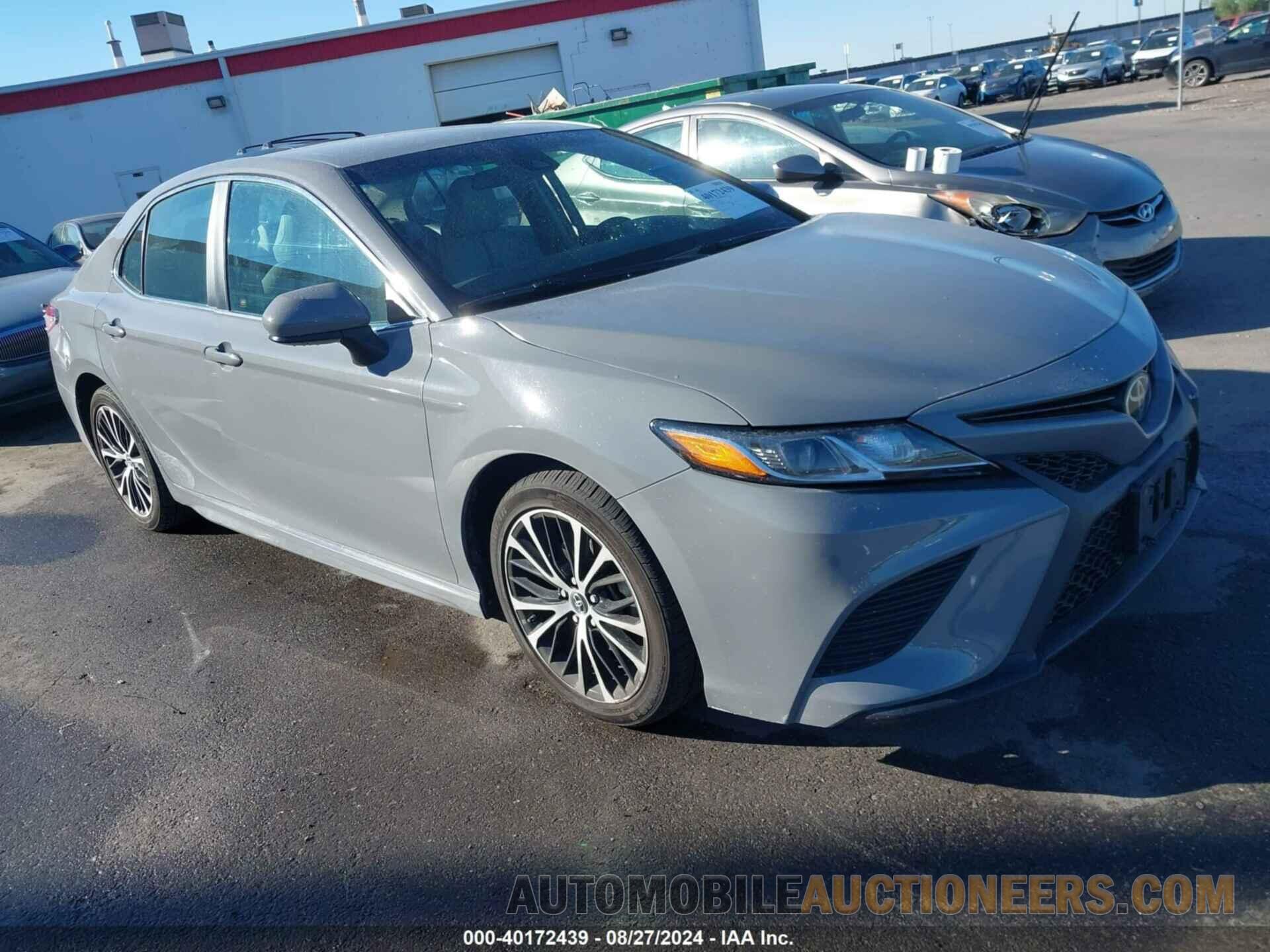 4T1B11HKXJU586777 TOYOTA CAMRY 2018