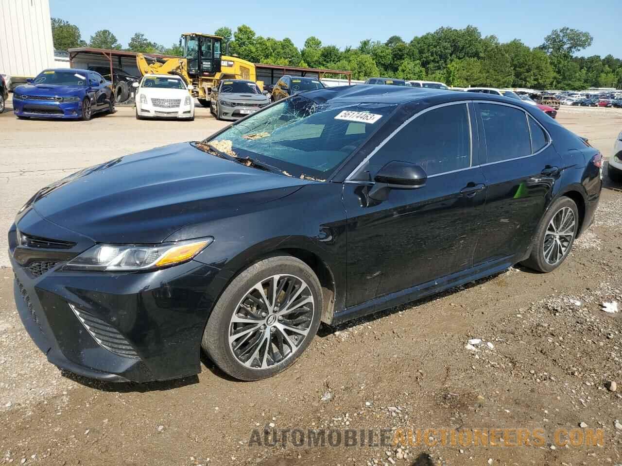 4T1B11HKXJU587279 TOYOTA CAMRY 2018