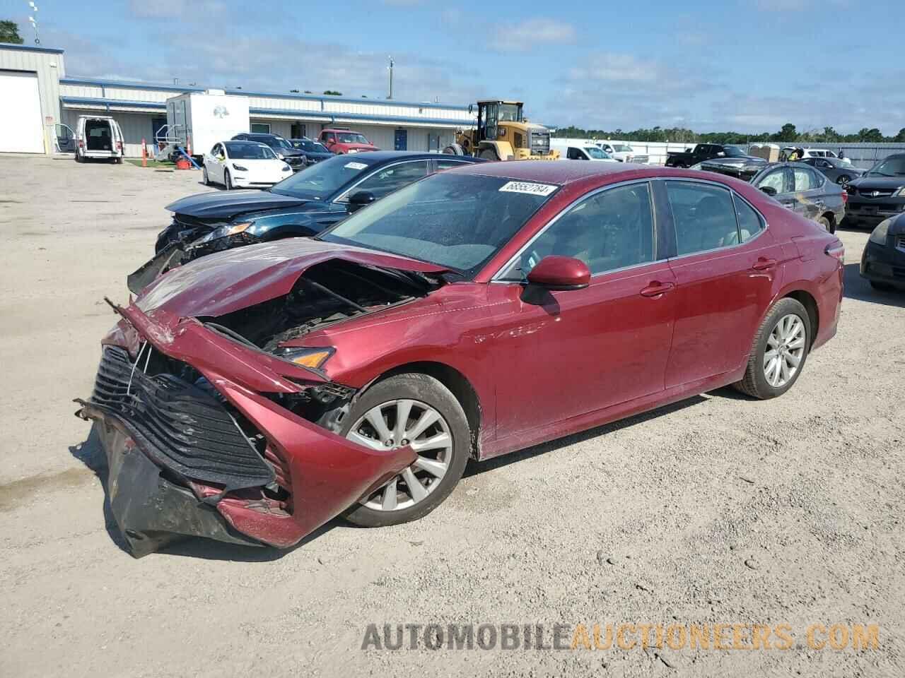 4T1B11HKXJU587993 TOYOTA CAMRY 2018