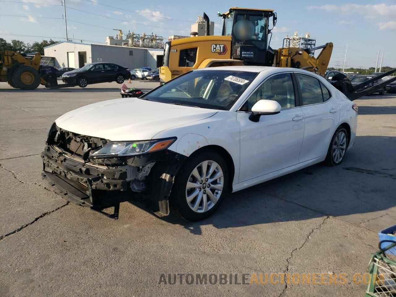 4T1B11HKXJU588271 TOYOTA CAMRY 2018