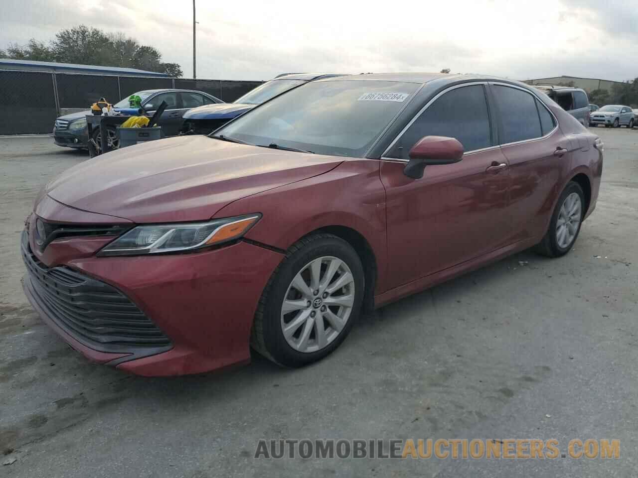 4T1B11HKXJU590747 TOYOTA CAMRY 2018