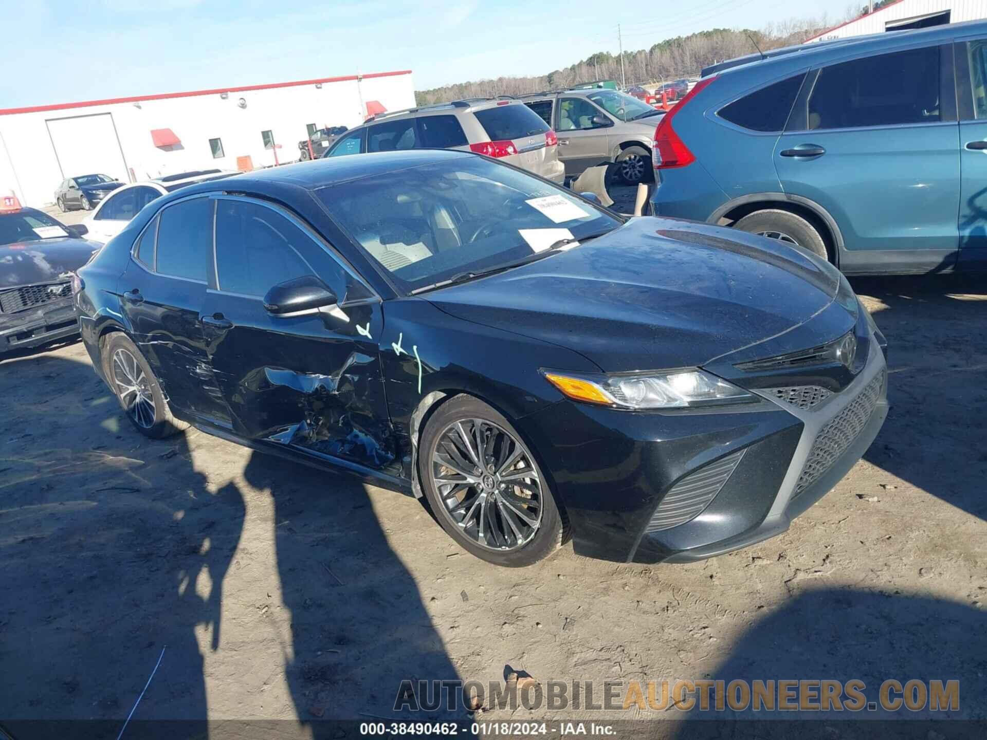 4T1B11HKXJU592790 TOYOTA CAMRY 2018