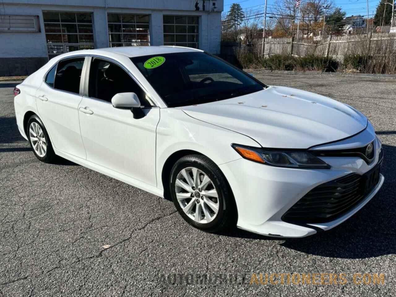 4T1B11HKXJU594281 TOYOTA CAMRY 2018