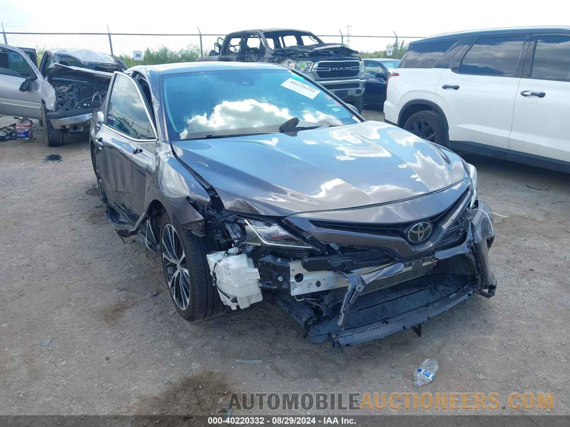 4T1B11HKXJU594300 TOYOTA CAMRY 2018