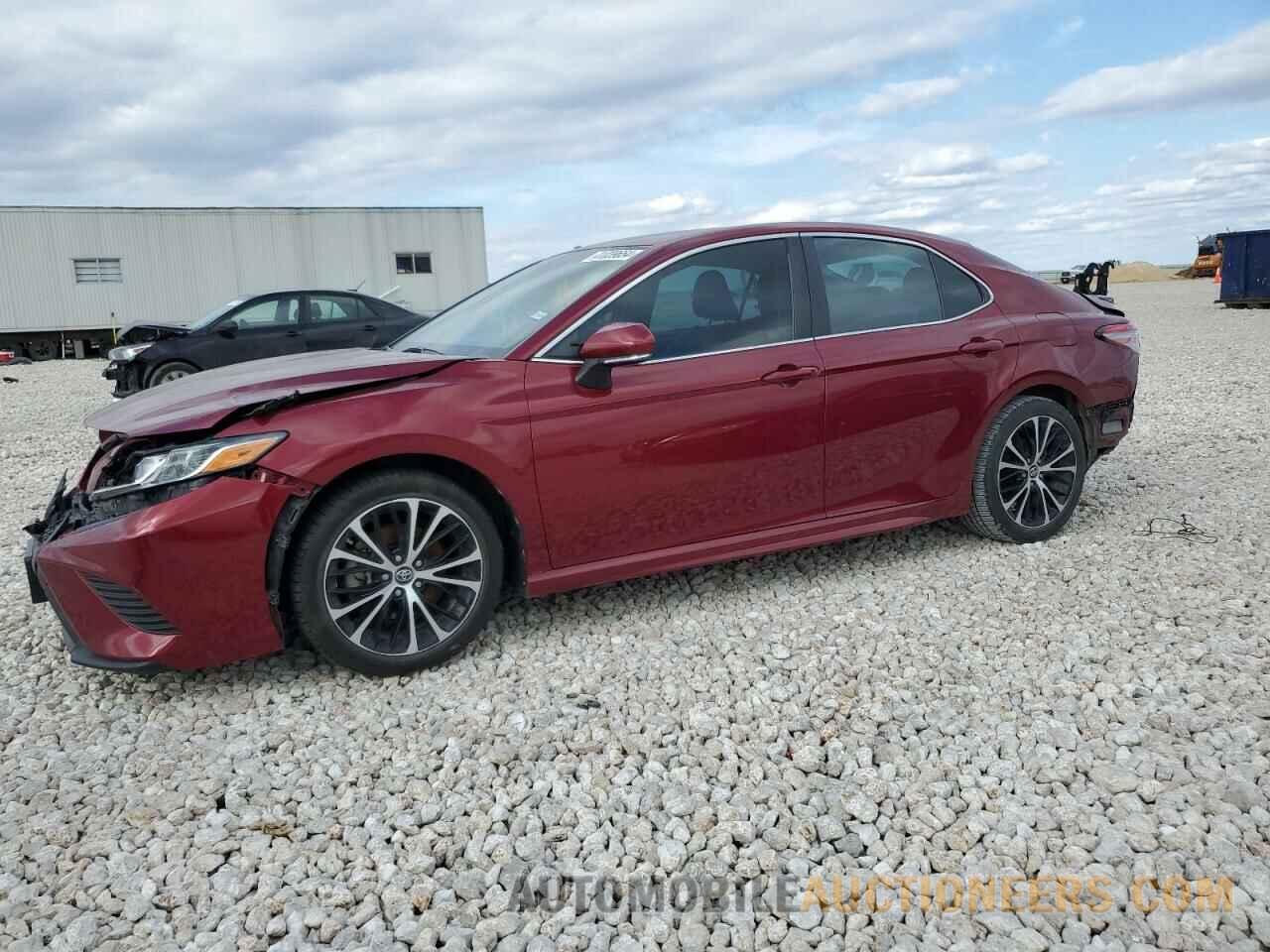 4T1B11HKXJU594779 TOYOTA CAMRY 2018