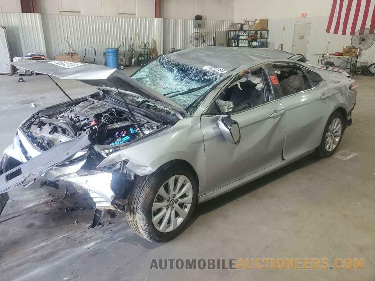 4T1B11HKXJU595706 TOYOTA CAMRY 2018