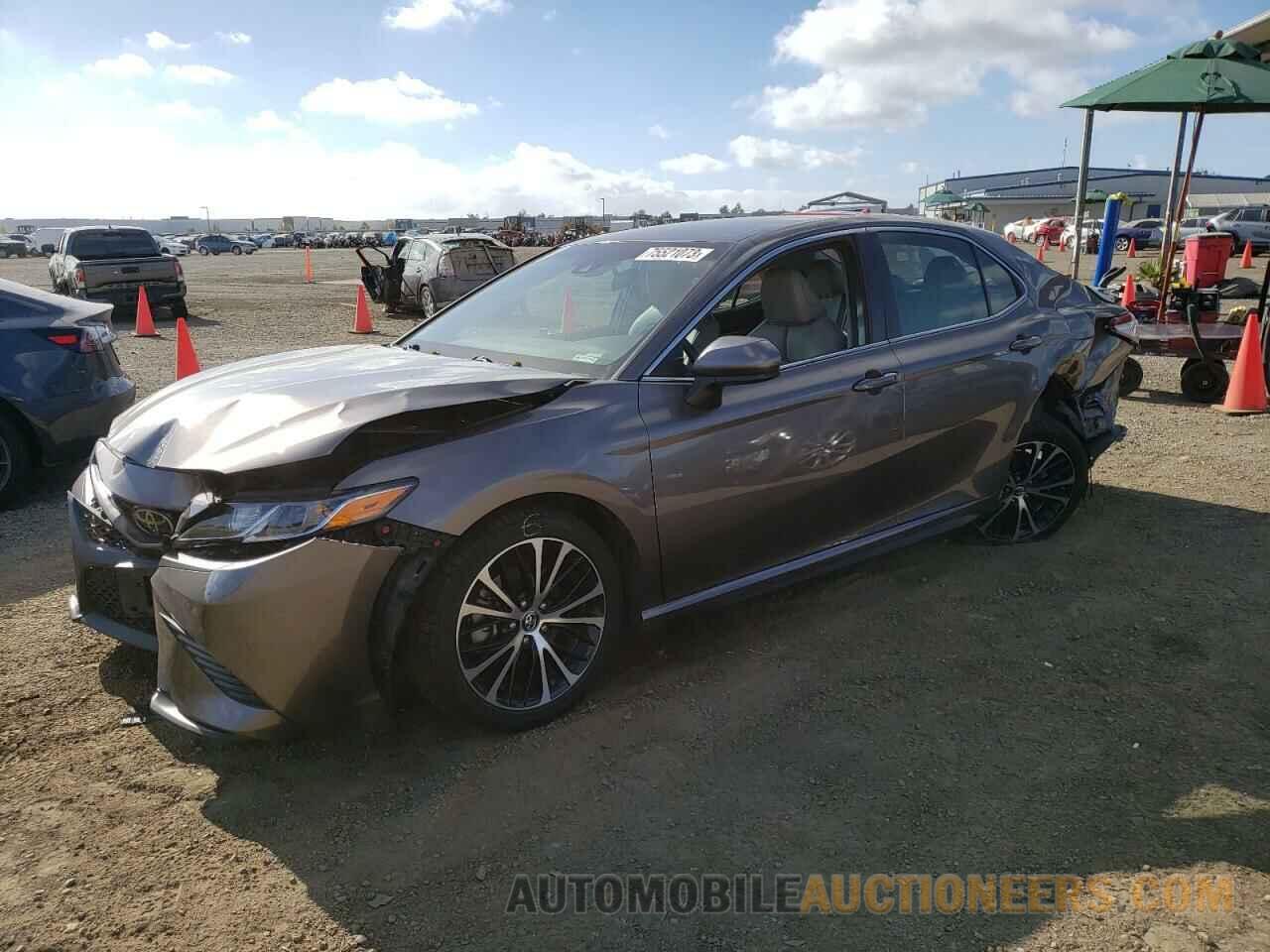 4T1B11HKXJU597603 TOYOTA CAMRY 2018