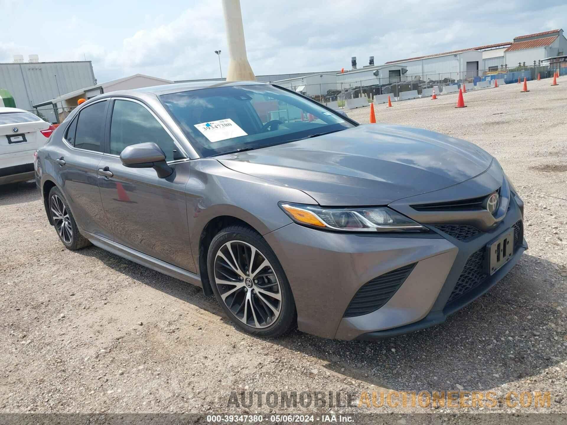 4T1B11HKXJU597682 TOYOTA CAMRY 2018