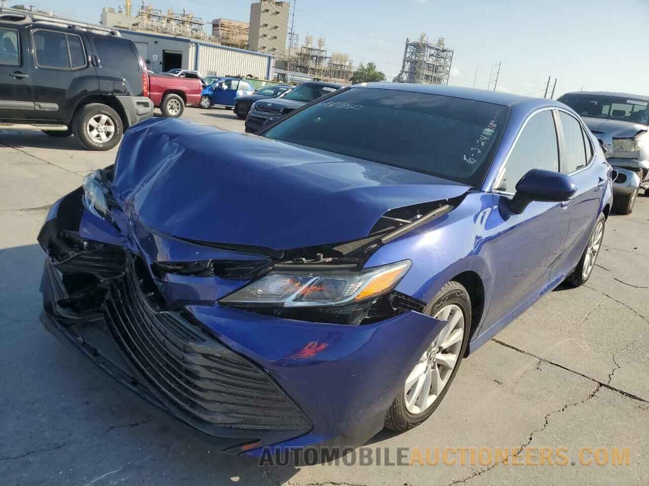 4T1B11HKXJU600550 TOYOTA CAMRY 2018