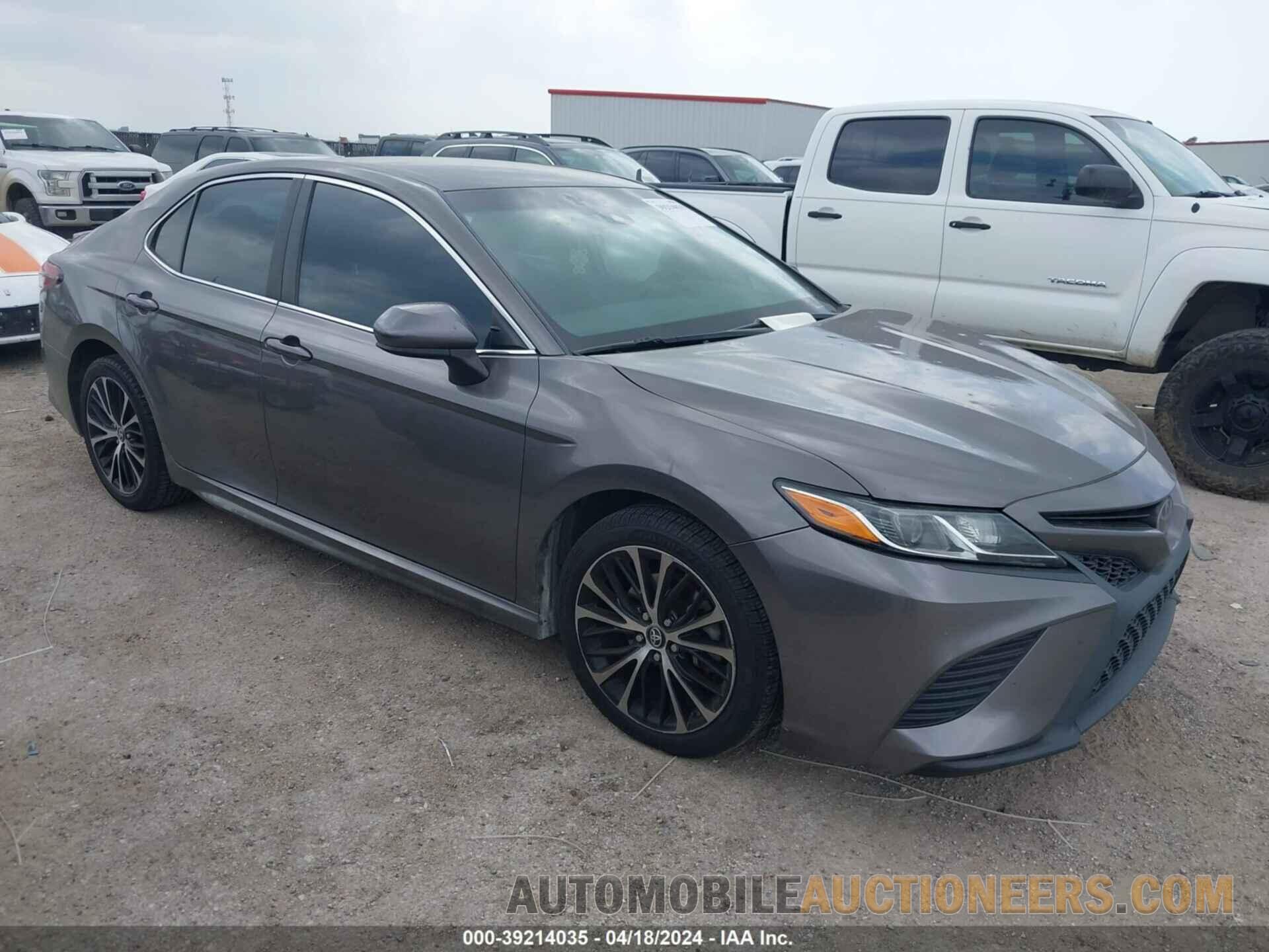 4T1B11HKXJU601083 TOYOTA CAMRY 2018