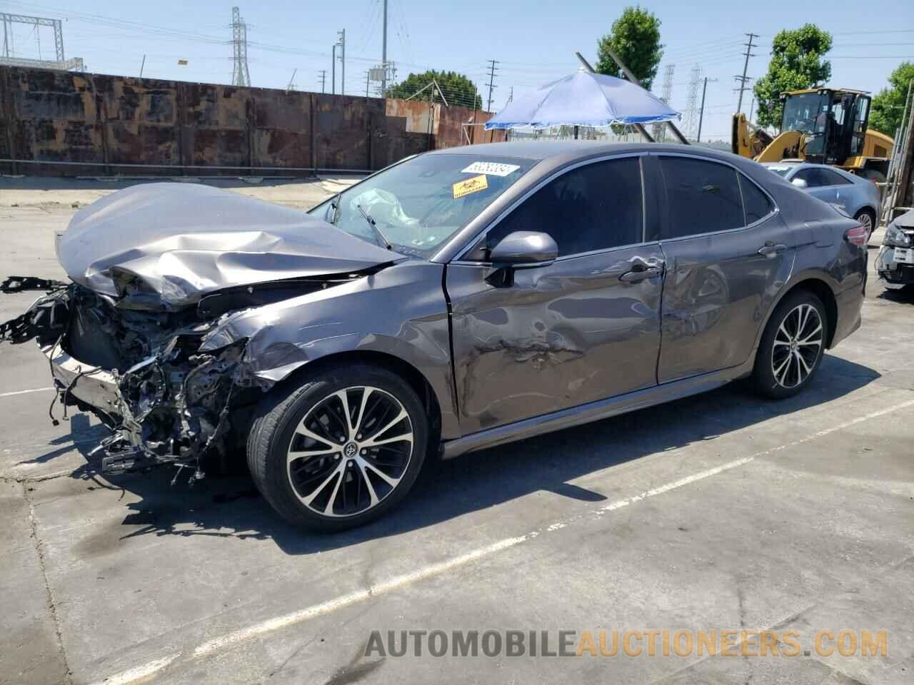 4T1B11HKXJU603786 TOYOTA CAMRY 2018