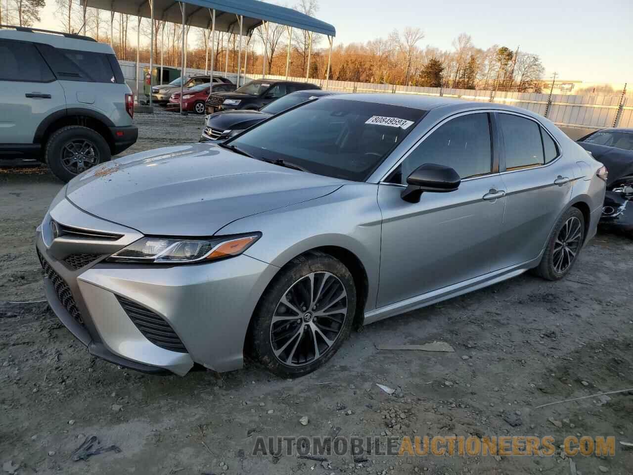 4T1B11HKXJU606963 TOYOTA CAMRY 2018