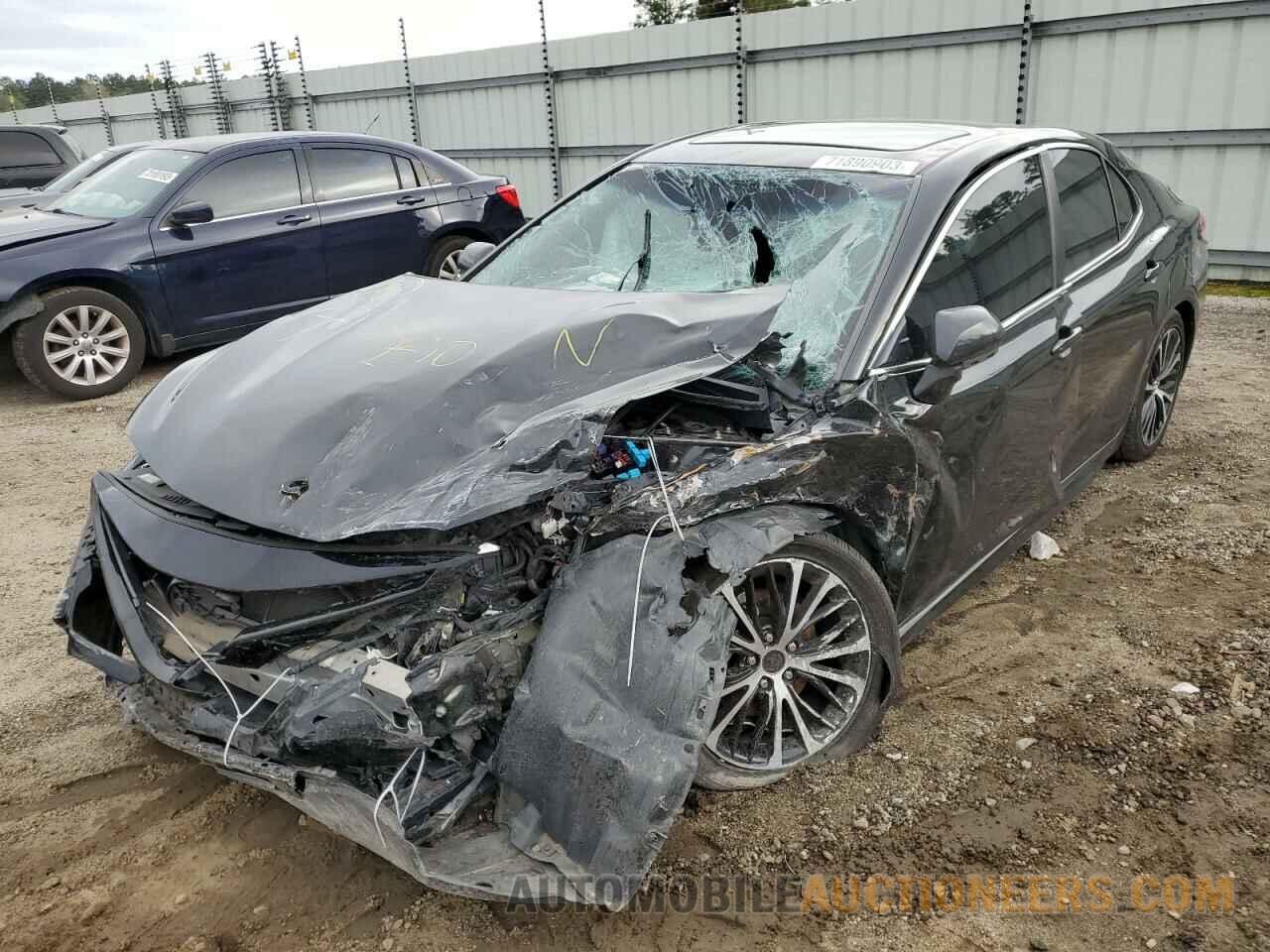 4T1B11HKXJU610592 TOYOTA CAMRY 2018