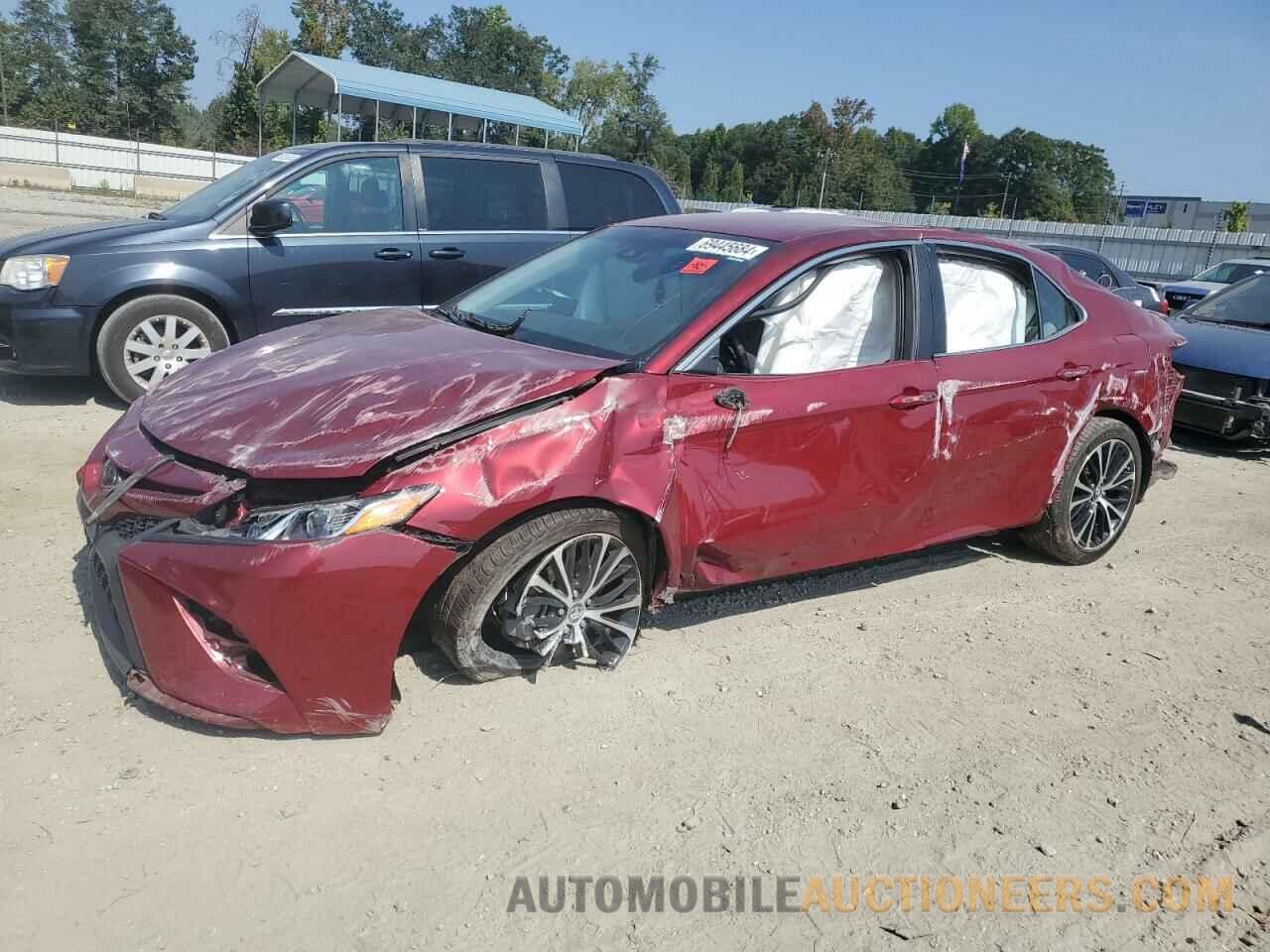 4T1B11HKXJU611662 TOYOTA CAMRY 2018