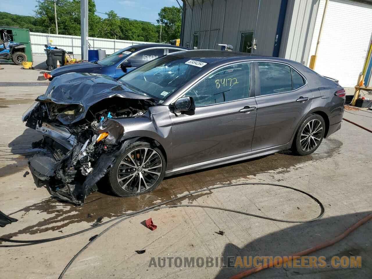 4T1B11HKXJU618241 TOYOTA CAMRY 2018