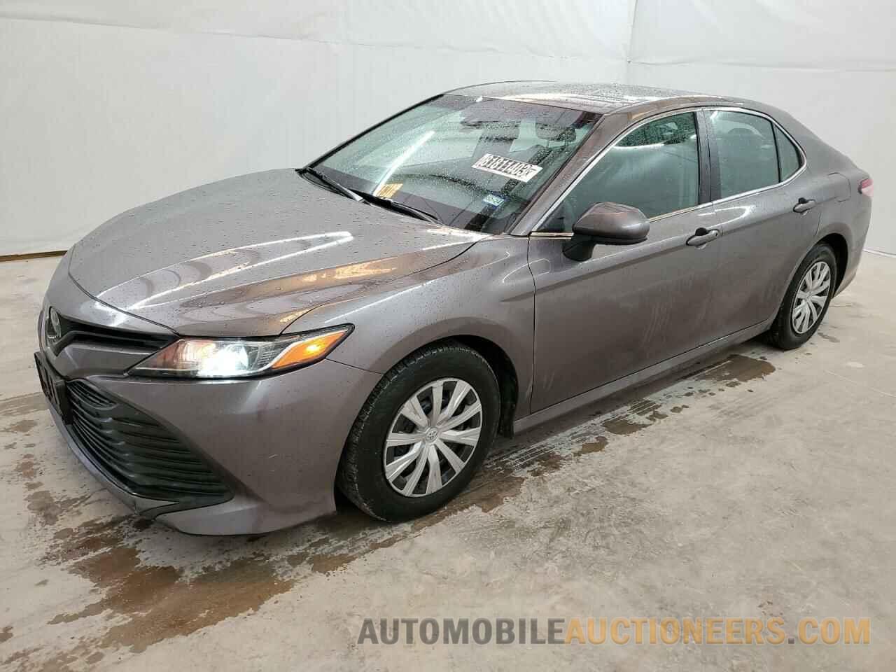 4T1B11HKXJU621446 TOYOTA CAMRY 2018