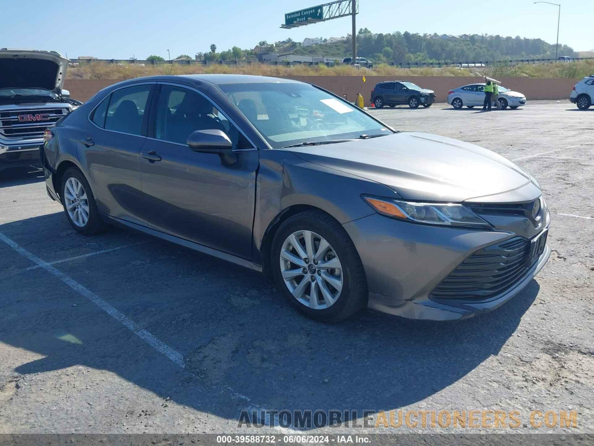 4T1B11HKXJU625738 TOYOTA CAMRY 2018