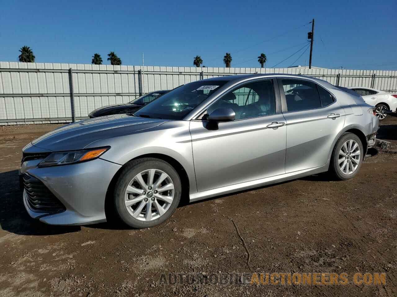 4T1B11HKXJU628462 TOYOTA CAMRY 2018