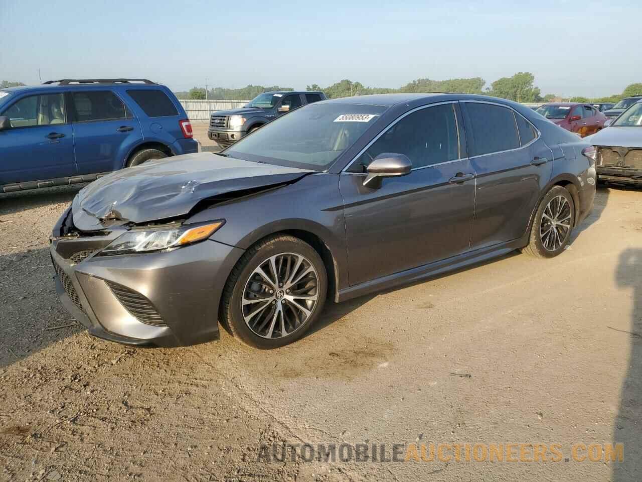 4T1B11HKXJU631748 TOYOTA CAMRY 2018