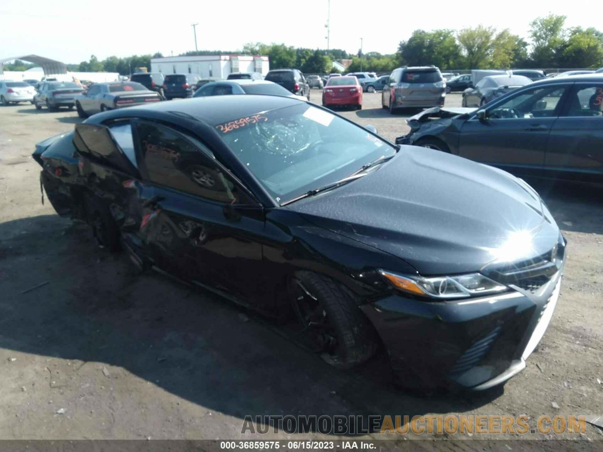 4T1B11HKXJU632026 TOYOTA CAMRY 2018