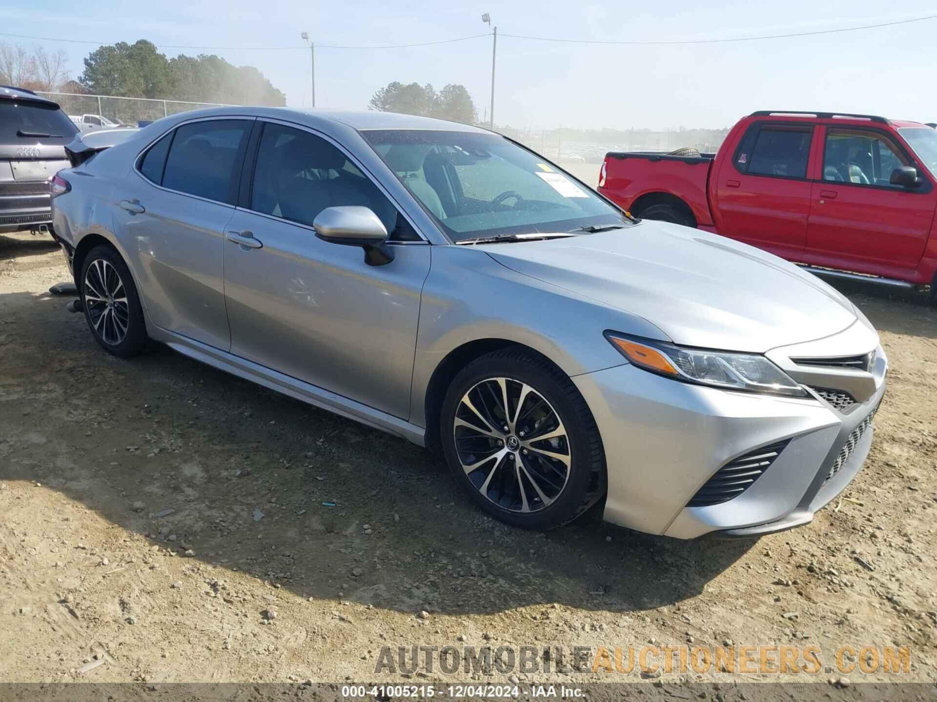 4T1B11HKXJU632138 TOYOTA CAMRY 2018