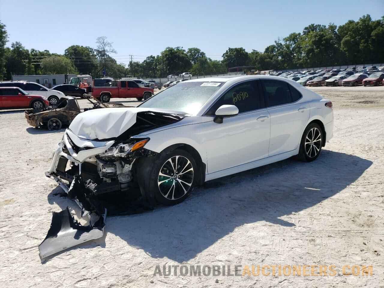 4T1B11HKXJU635055 TOYOTA CAMRY 2018