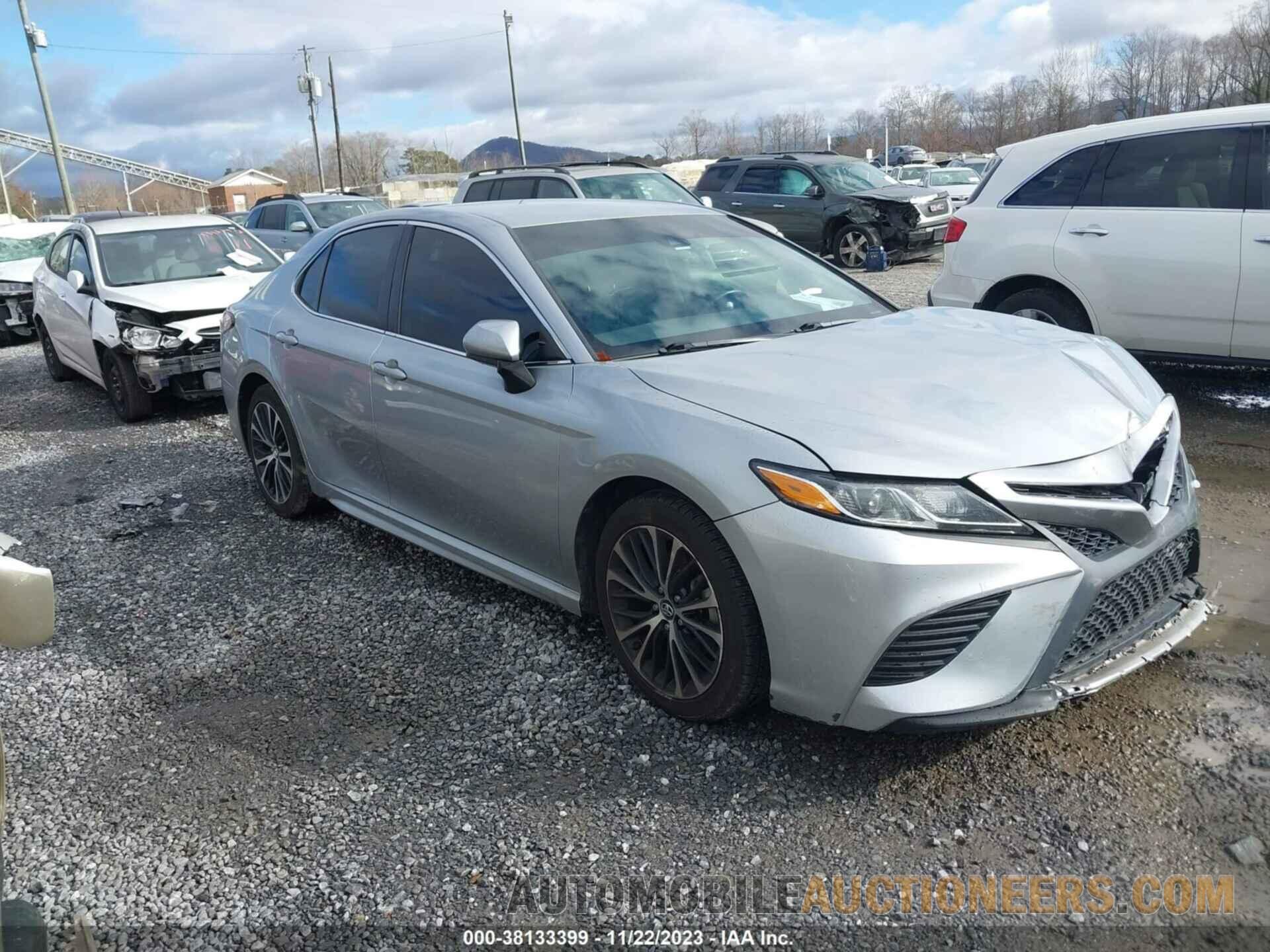 4T1B11HKXJU635461 TOYOTA CAMRY 2018